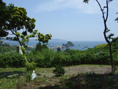 鴨川の海を望む高台