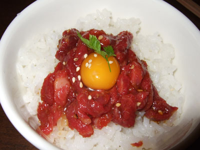 馬肉ユッケ丼